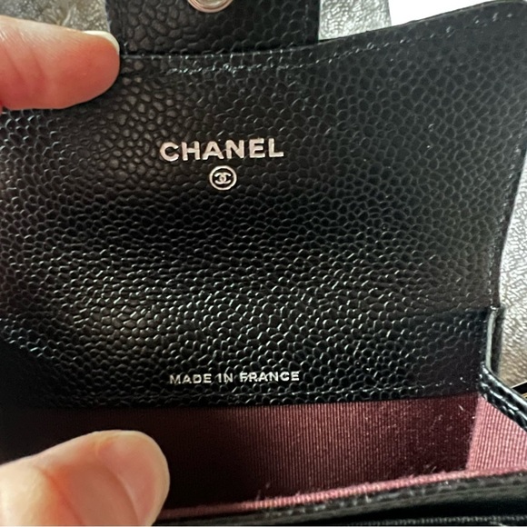 CHANEL CAVIAR CC LOGO CARD HOLDER WALLET - Picture 2 of 16